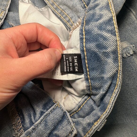 NWOT Distressed Wide Leg Jeans Size Large - Picture 6 of 7